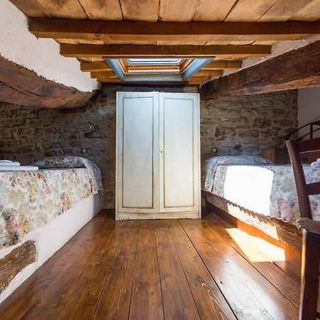 Appartamenti Turistici Vicolo S. Chiara Sassoferrato Exterior foto