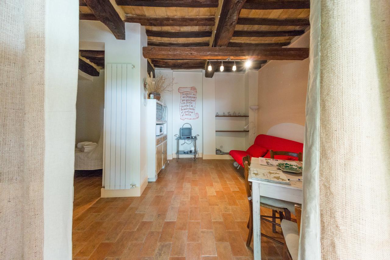 Appartamenti Turistici Vicolo S. Chiara Sassoferrato Exterior foto