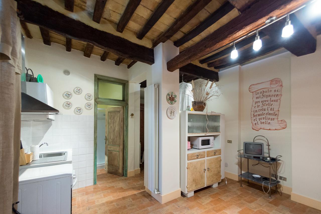 Appartamenti Turistici Vicolo S. Chiara Sassoferrato Exterior foto